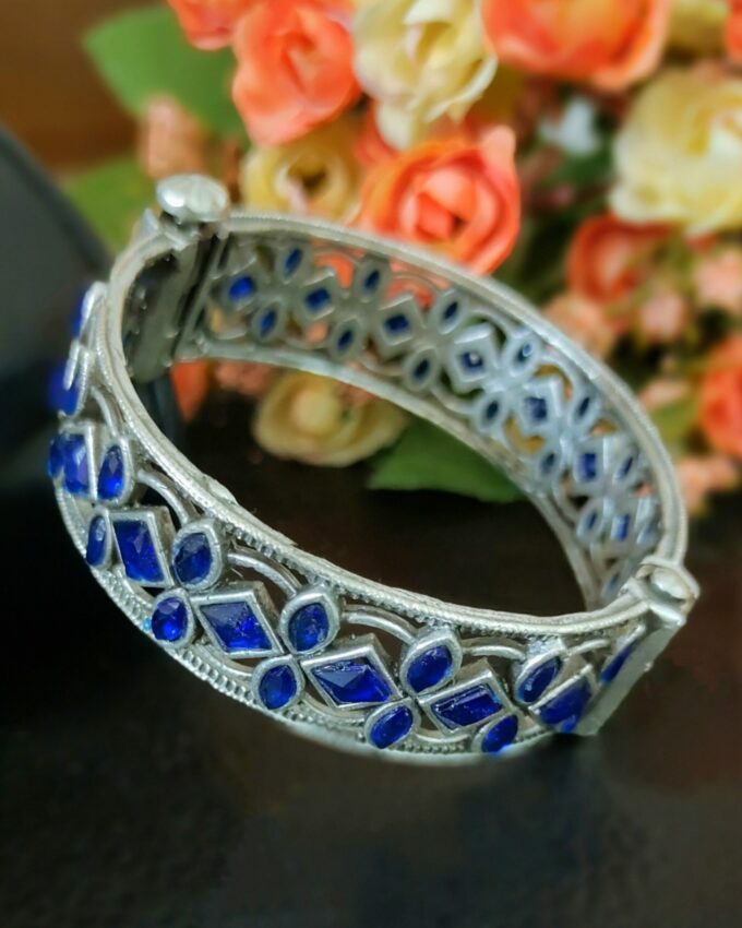 Silver Lookalike Kada with Monalisa Stones ( Openable)